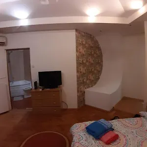 verificați disponibilitatea